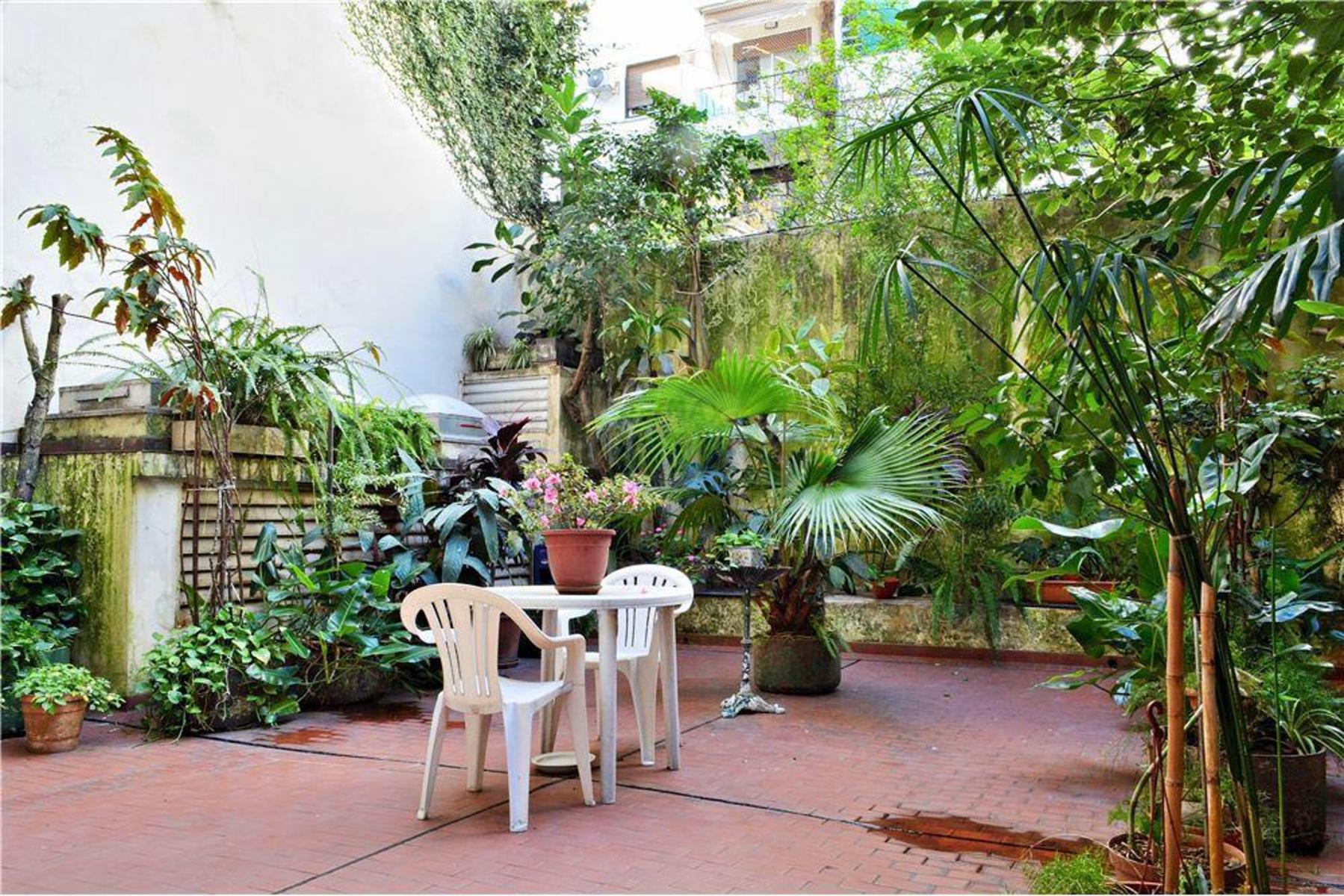 PISO DE CATEGORIA EN RECOLETA 5 AMB CON PATIO Y COCHERA . — foto 8