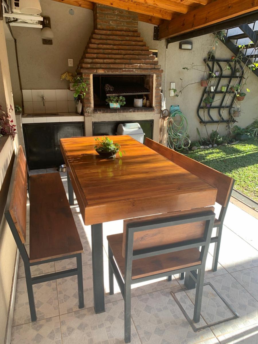 Casa con Pileta Climatizada- 2 Quinchos - Sauna - Jardín - Terraza con Deck - GYM - Dependecia de Servicio