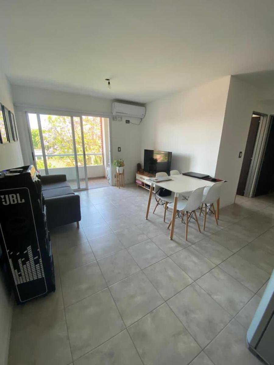 Dpto de 2 Amb. Muy Luminosos y Amplios. Zona Residencial. — foto 13