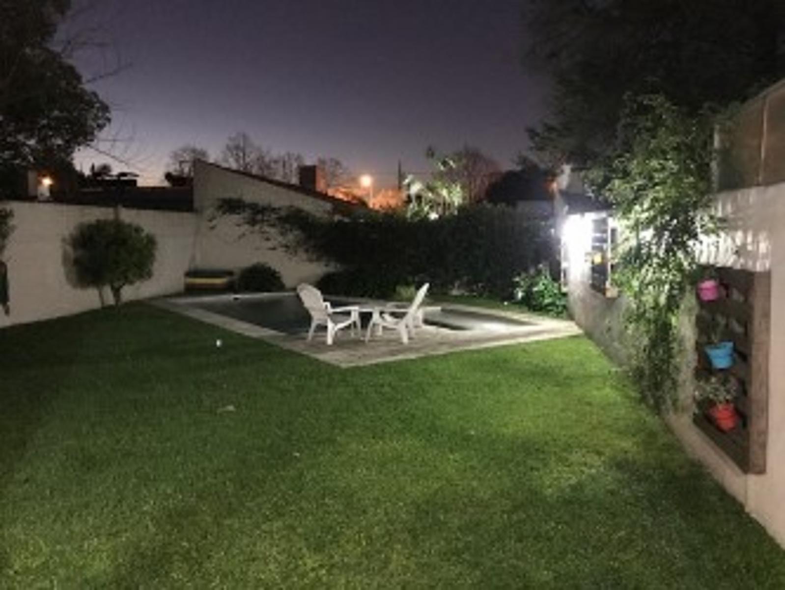 Casa 4 amb. Minimalista, con piscina — foto 10
