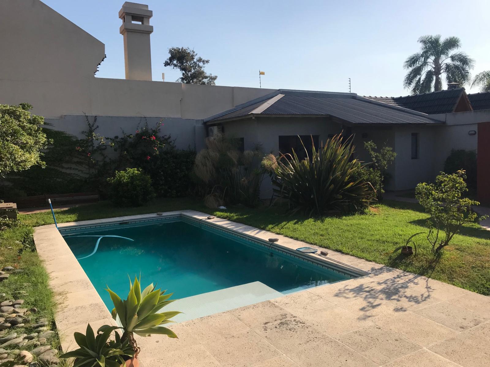 CASA 2 PLANTAS JARDIN Y PISCINA — foto 2