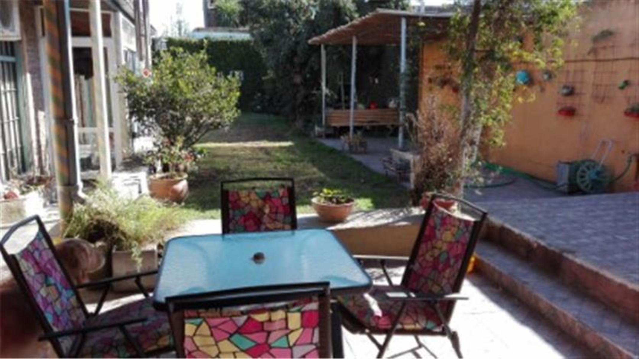CASA EN VILLA TESEI CON PILETA S/LOTE 10X40 — foto 3