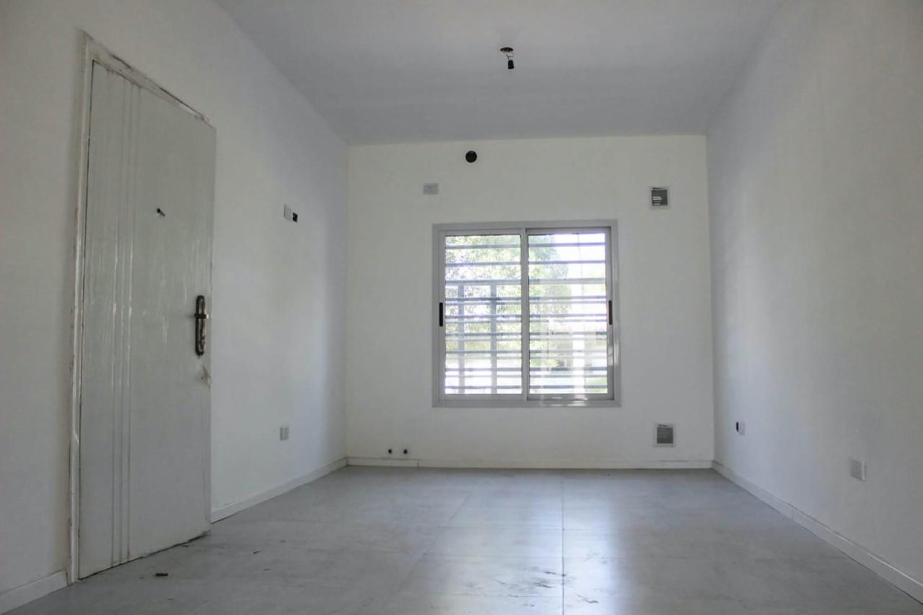Casa a estrenar en una planta A 4 cuadras de la estacion de San Antonio de Padua — foto 3