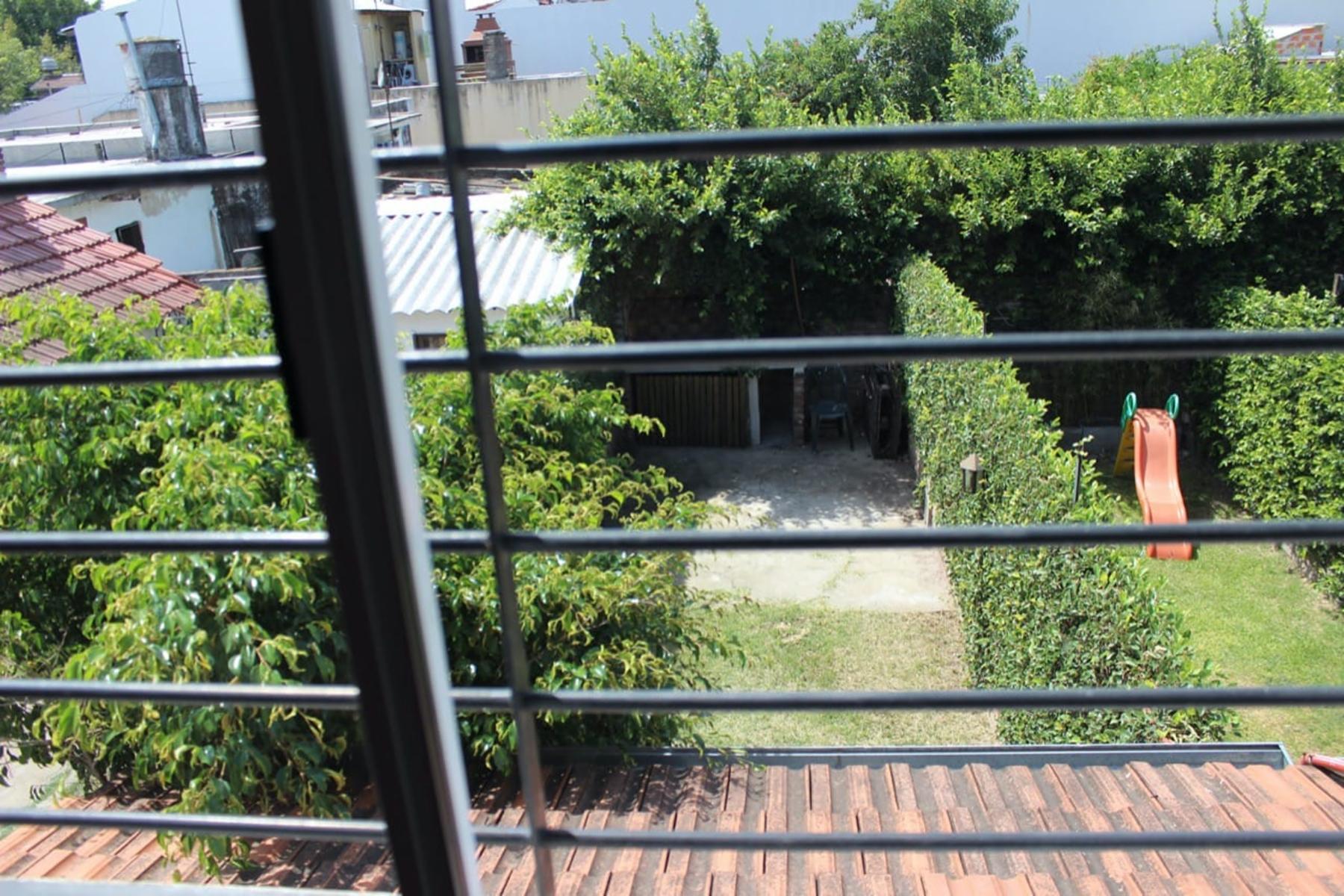 Duplex de 3 amb. 12 cuadras de la estación — foto 9