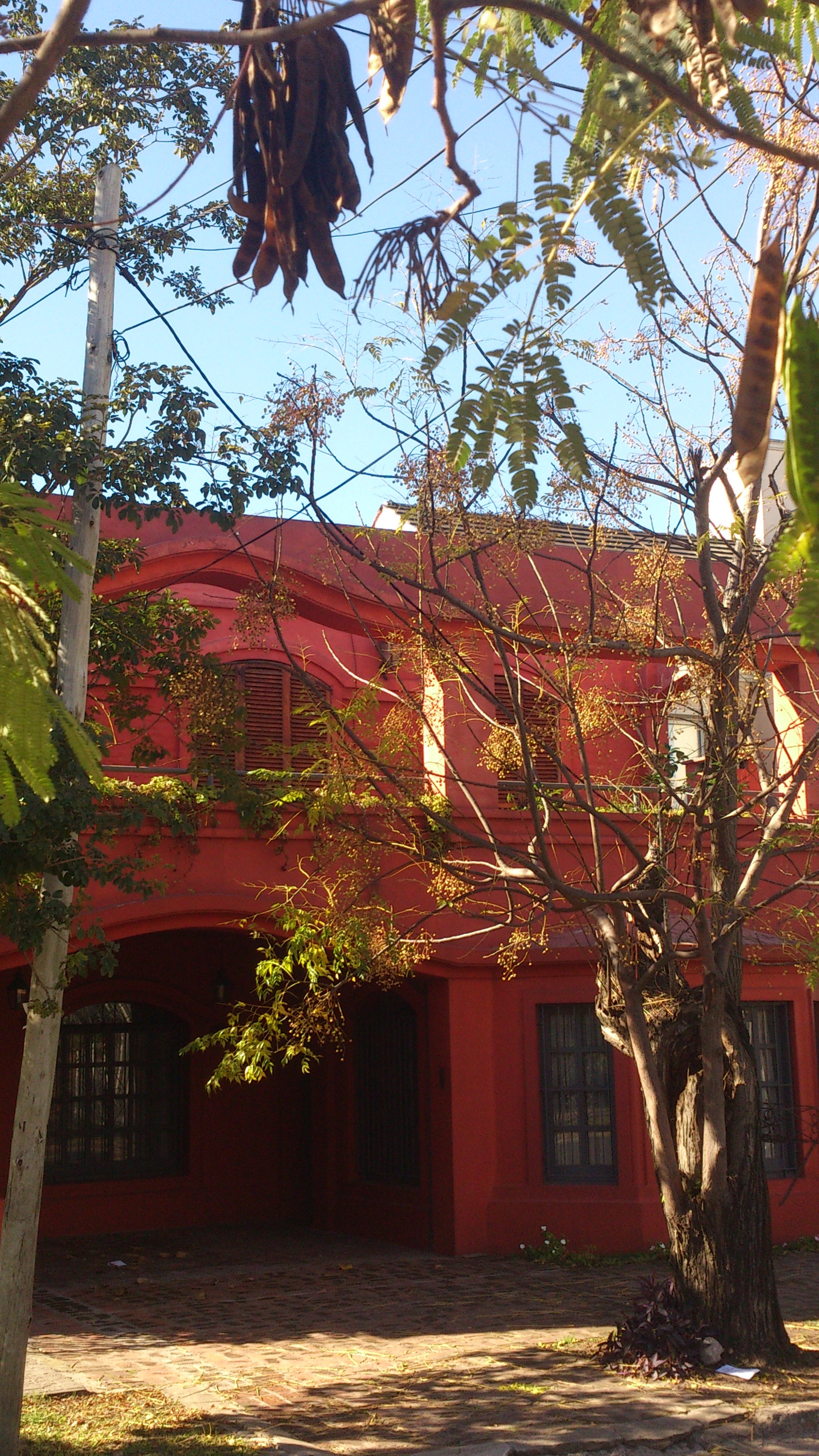 Excelente casa en 2 plantas en zona Residencial. — foto 2