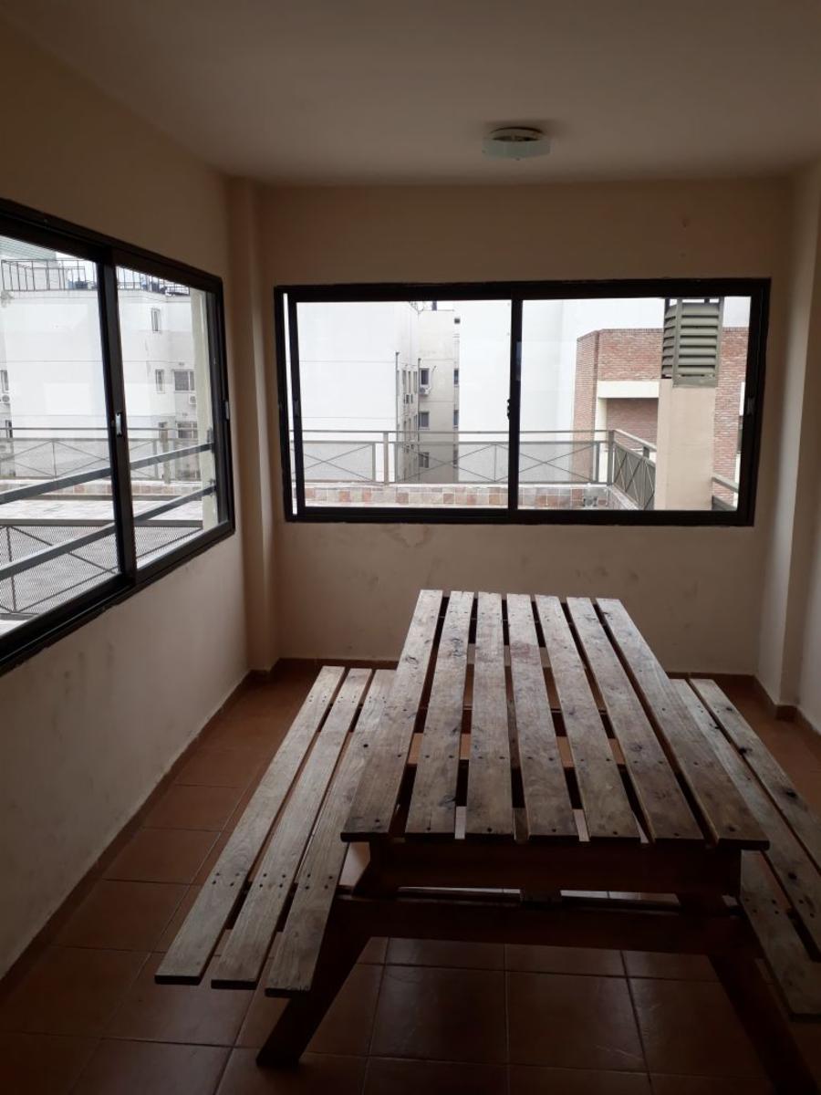 Departamento céntrico, 1 dormitorio, planta baja, pileta — foto 12