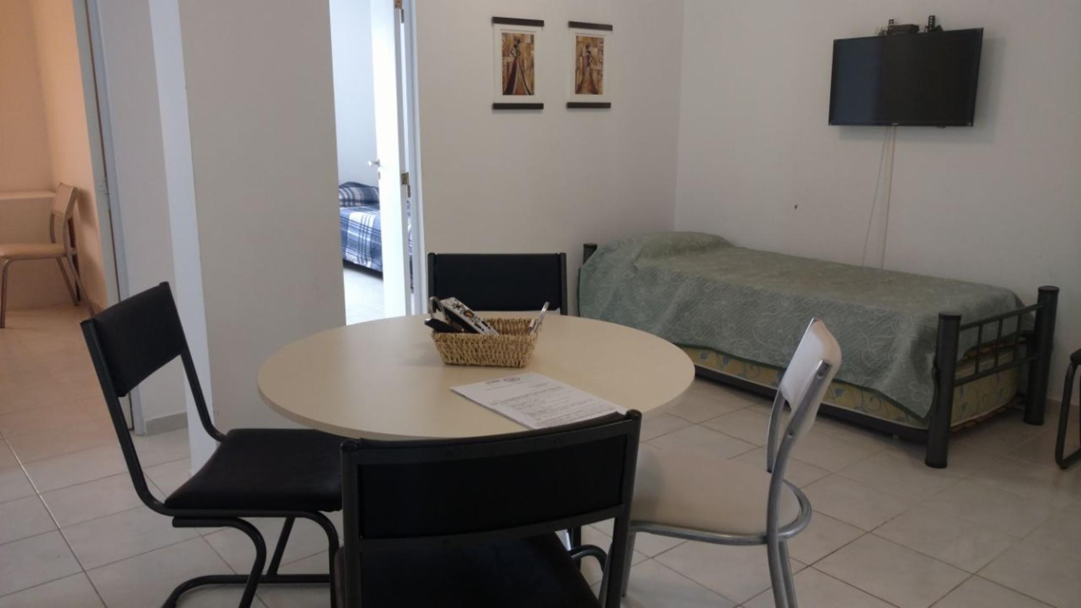 Departamento centrico 2 dormitorios, pileta y cochera — foto 5