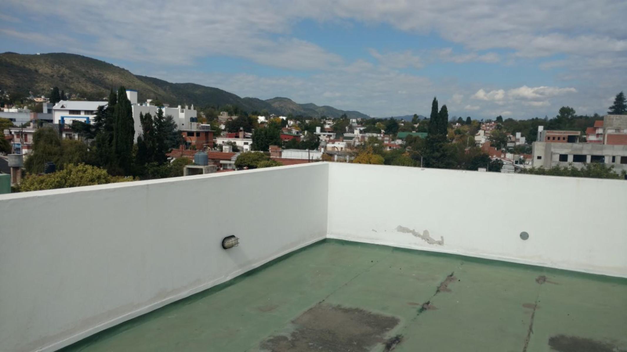 Departamento centrico 2 dormitorios, pileta y cochera — foto 13
