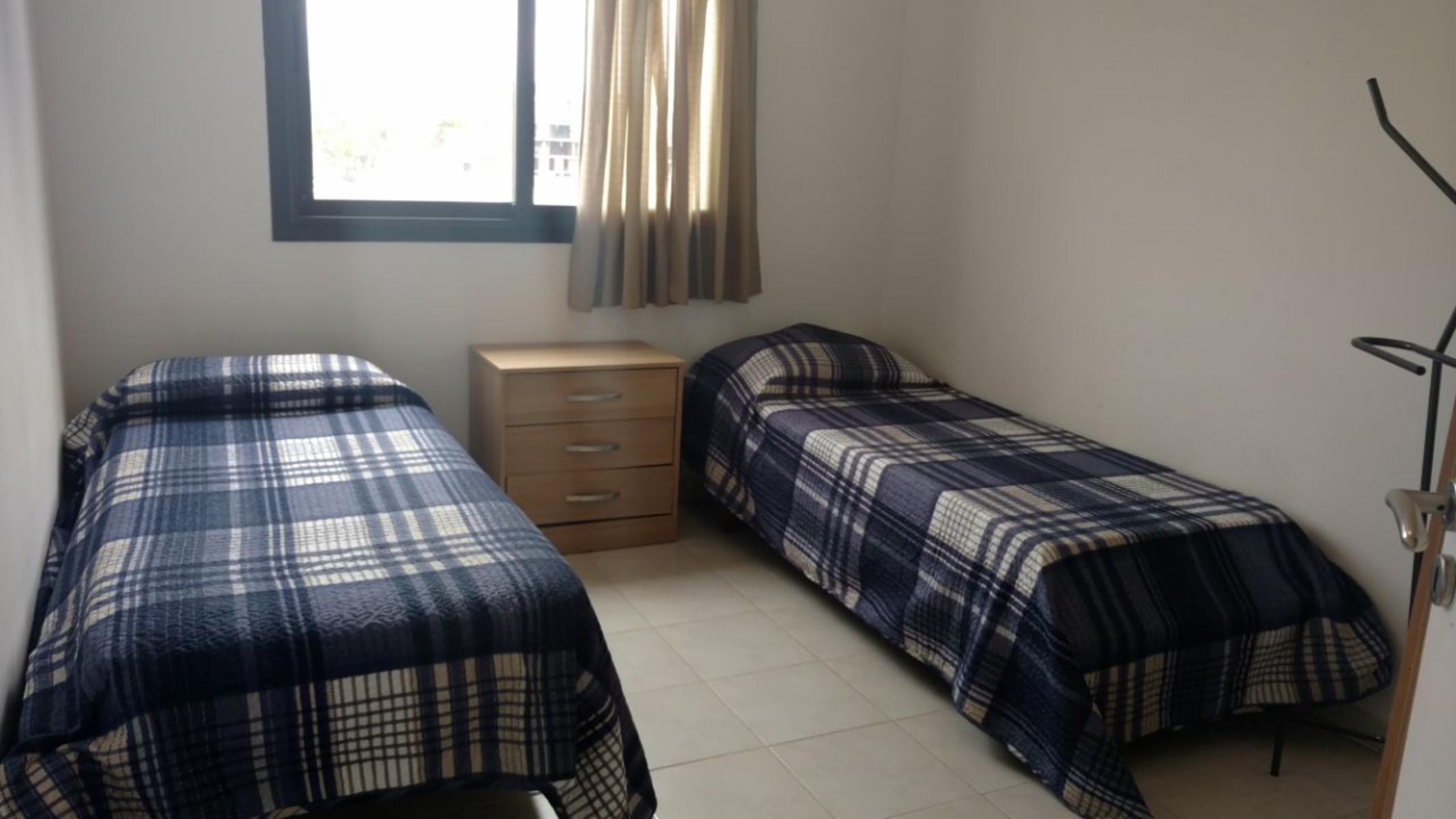 Departamento centrico 2 dormitorios, pileta y cochera — foto 14