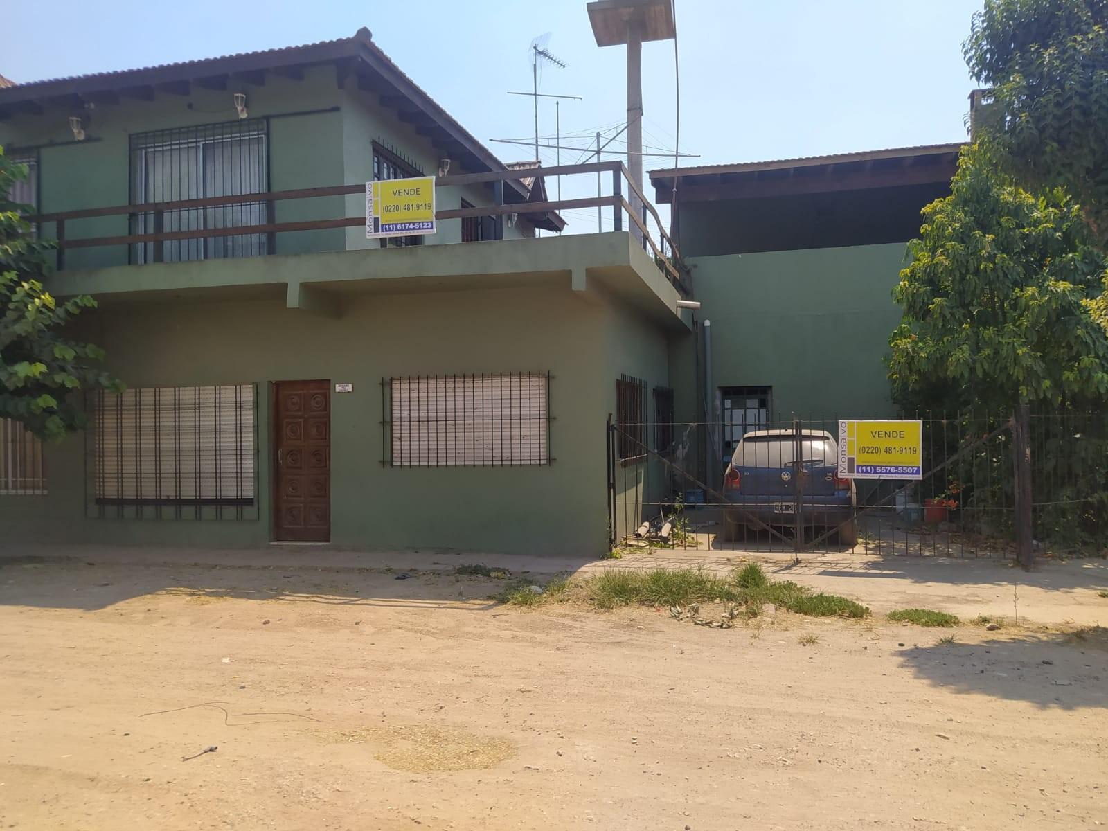 Casa de dos plantas en Libertad — foto 2