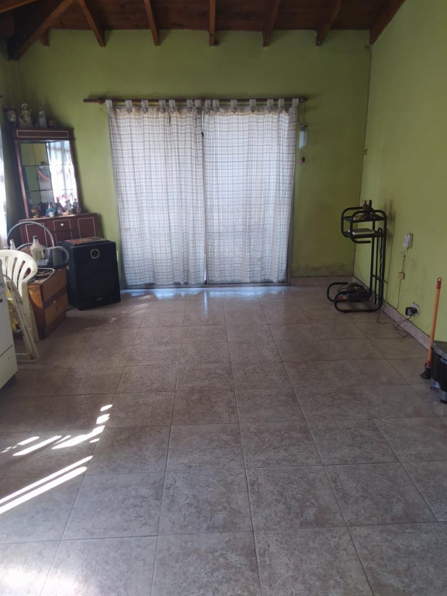 Casa de dos plantas en Libertad — foto 8
