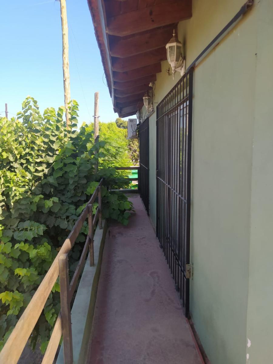 Casa de dos plantas en Libertad — foto 12