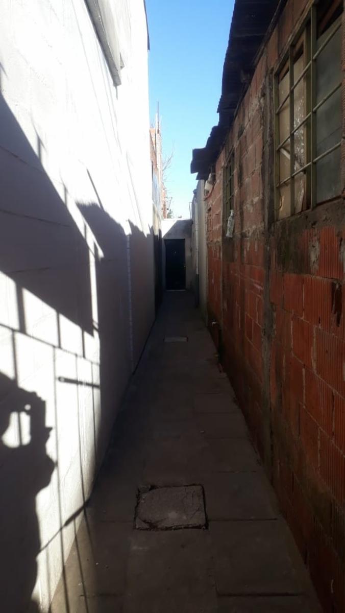 Dos casas y Local en Villa Luzuriaga — foto 4