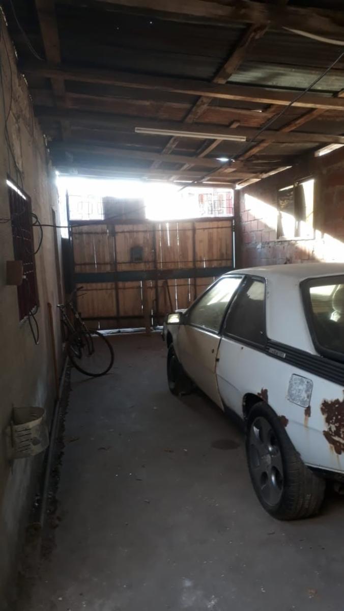 Dos casas y Local en Villa Luzuriaga — foto 5