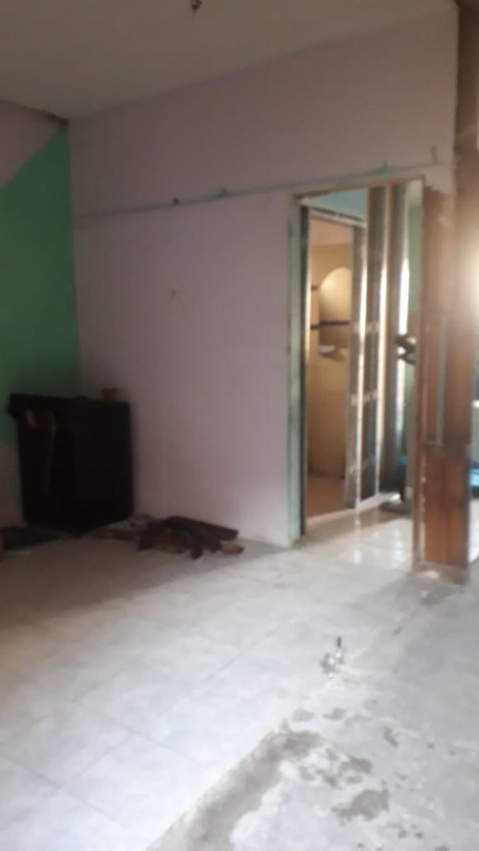 Dos casas y Local en Villa Luzuriaga — foto 6