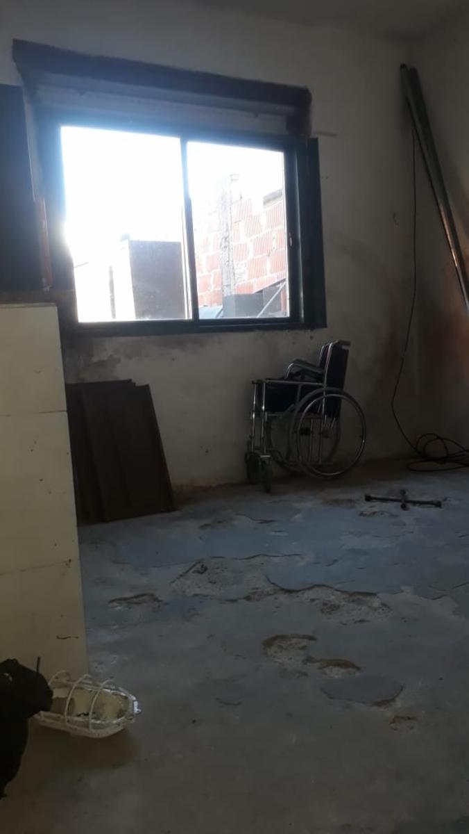 Dos casas y Local en Villa Luzuriaga — foto 12
