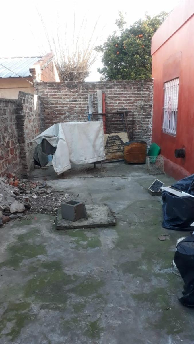 Dos casas y Local en Villa Luzuriaga — foto 13