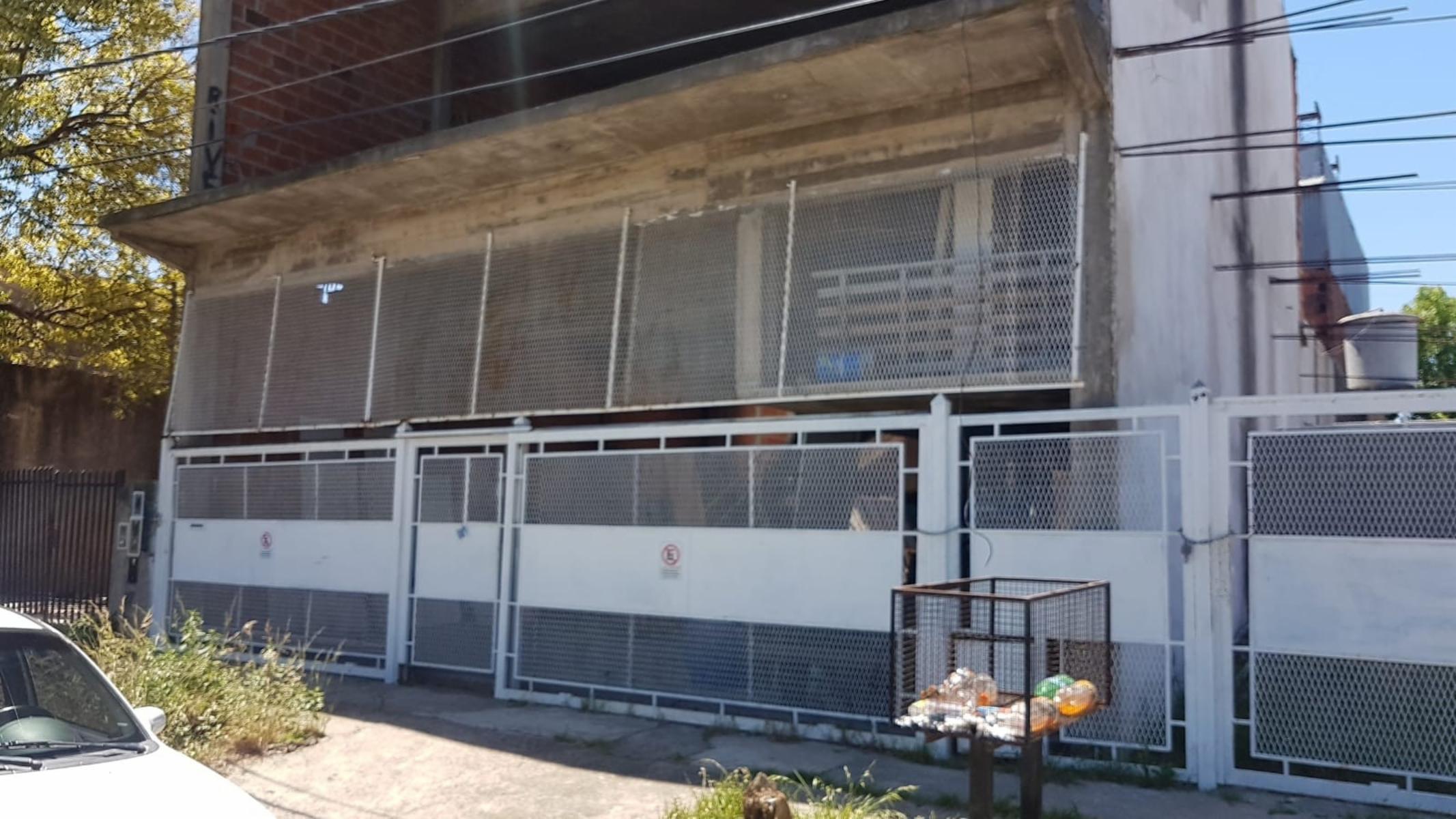 Local de 275 m2 en Ituzaingó — foto 2
