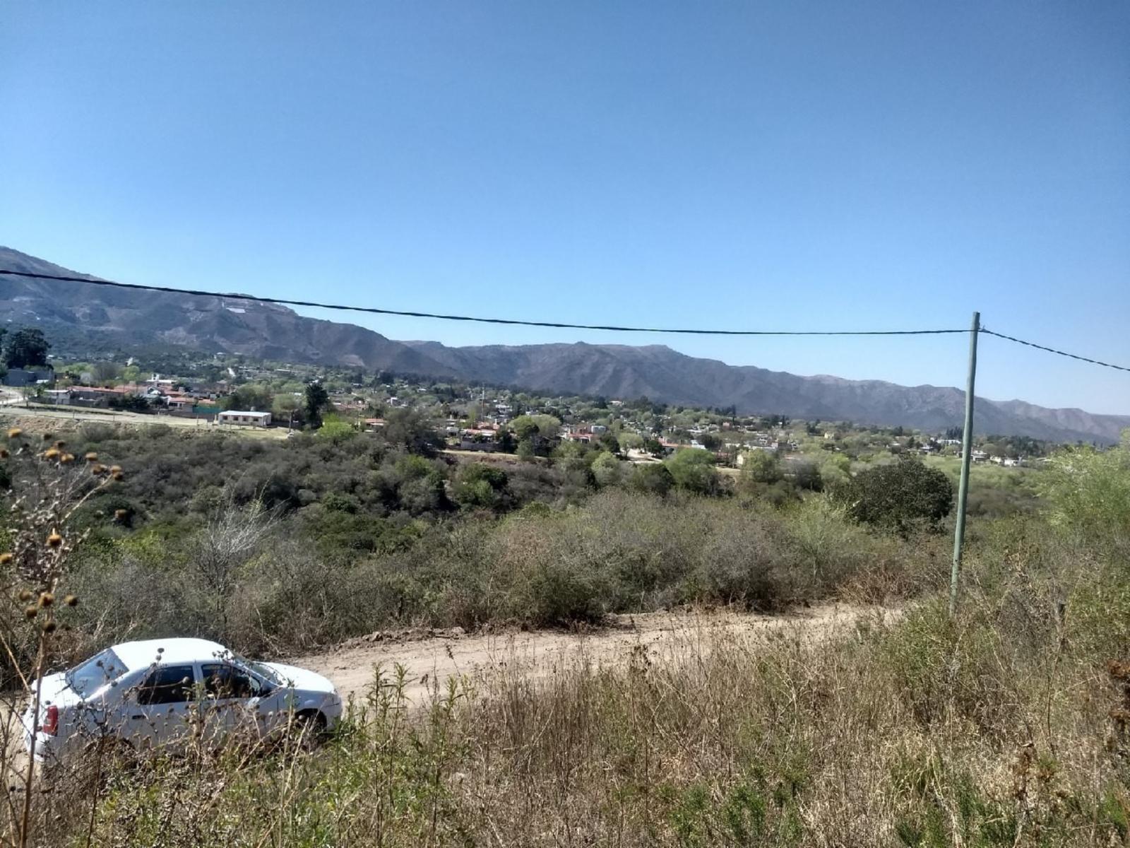 Lote de 750m2 con pendiente positiva en La Falda Córdoba.