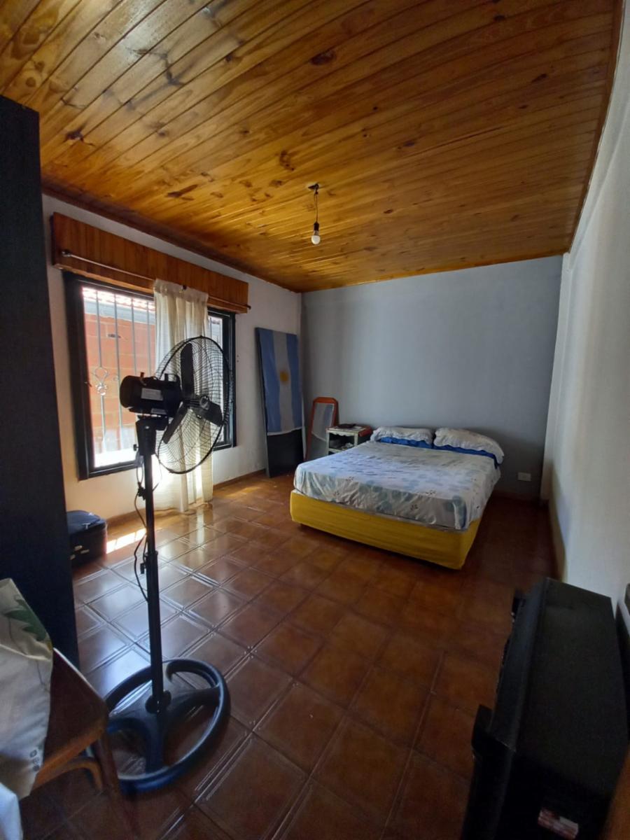 Casa de dos plantas sobre lote 247m2. Udaondo — foto 2