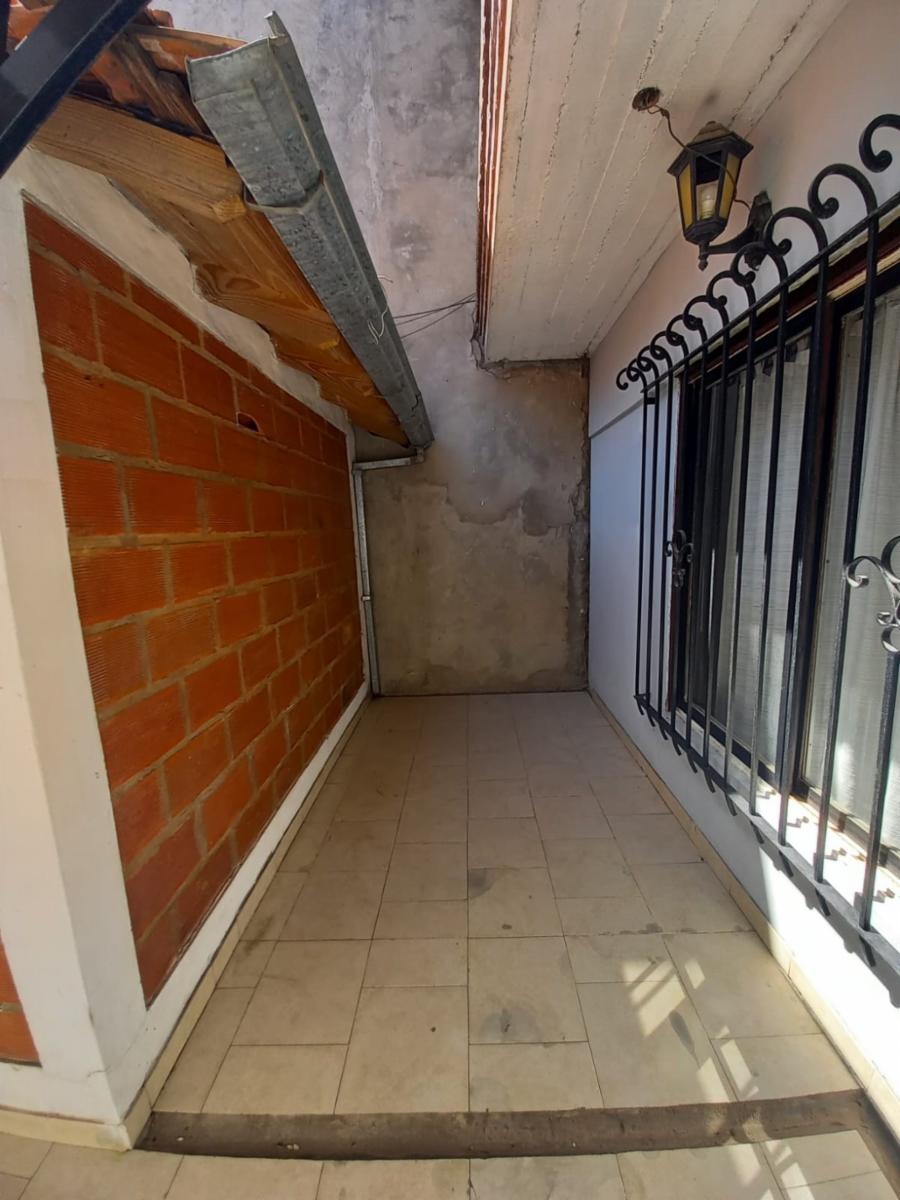 Casa de dos plantas sobre lote 247m2. Udaondo — foto 6