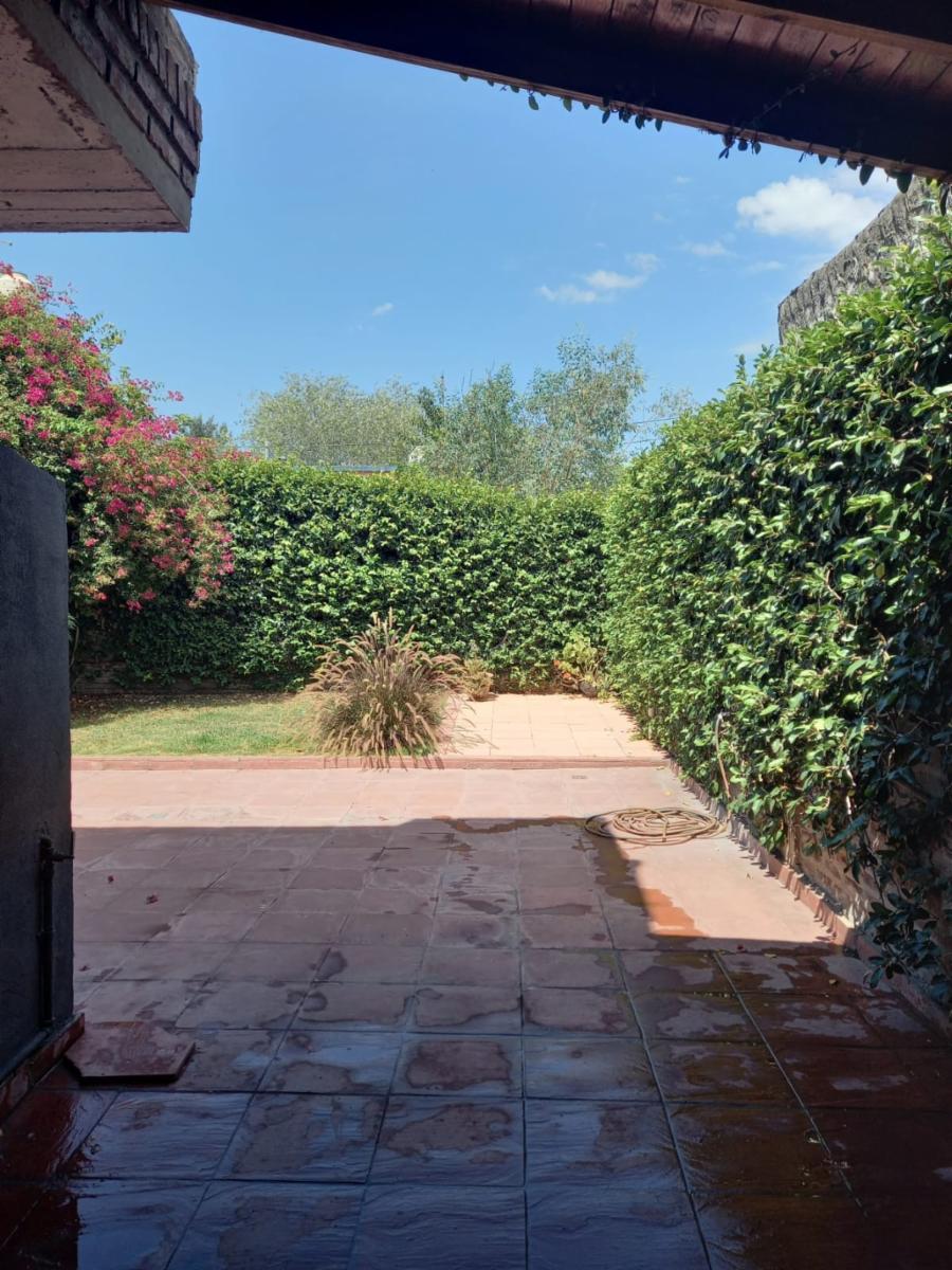 Casa de dos plantas sobre lote 247m2. Udaondo — foto 12
