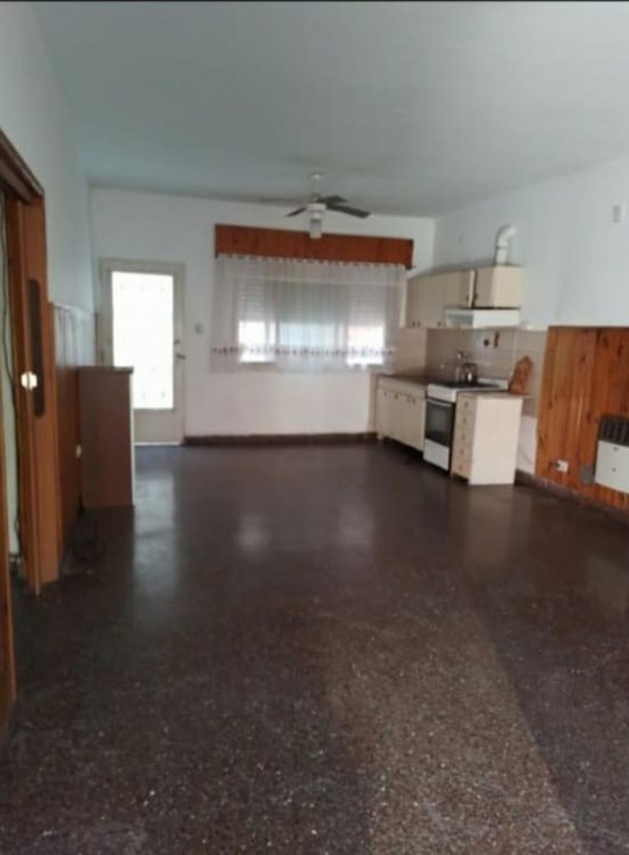 Casa de 3 ambientes + Depto. en planta alta, Villa Tesei — foto 4