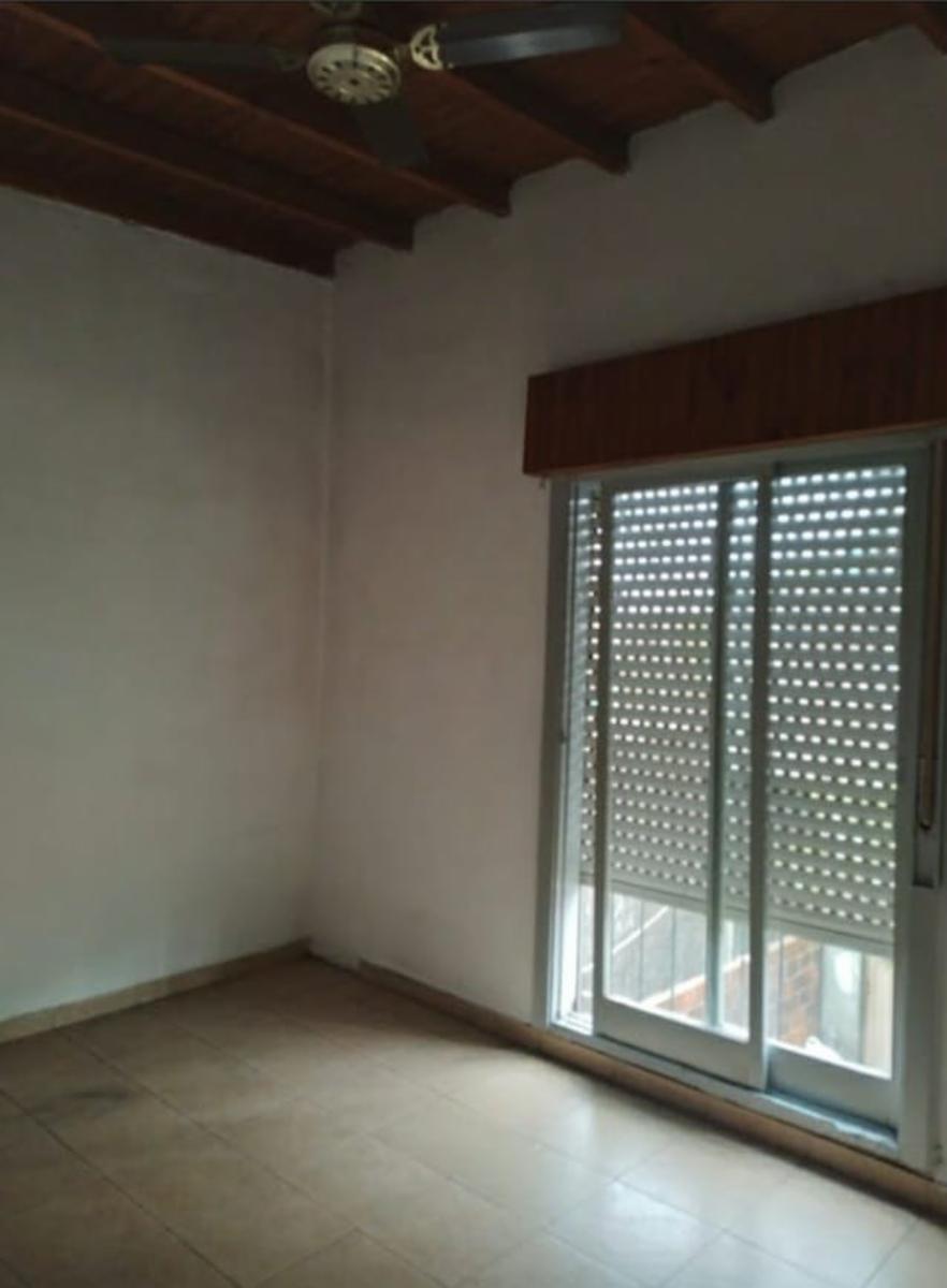 Casa de 3 ambientes + Depto. en planta alta, Villa Tesei — foto 11