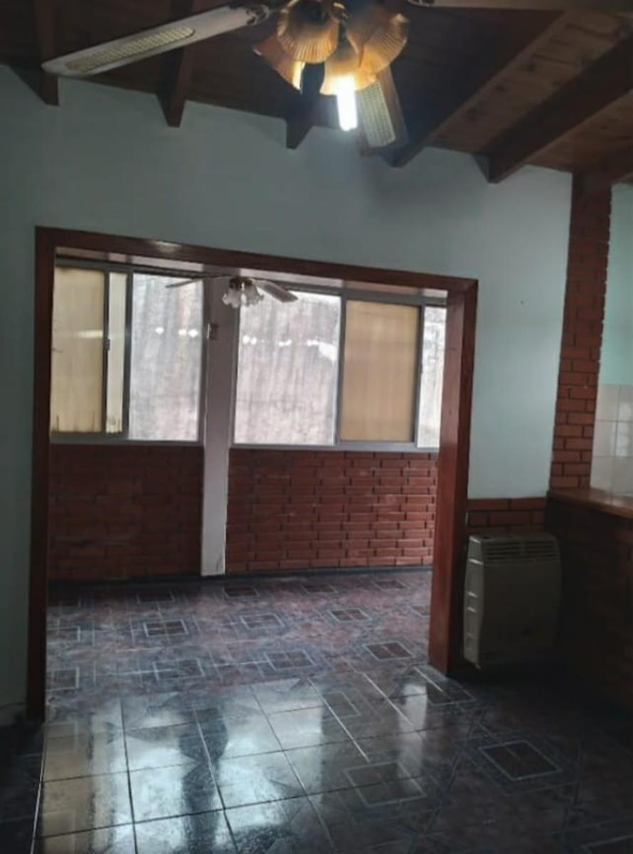 Casa de 3 ambientes + Depto. en planta alta, Villa Tesei — foto 12