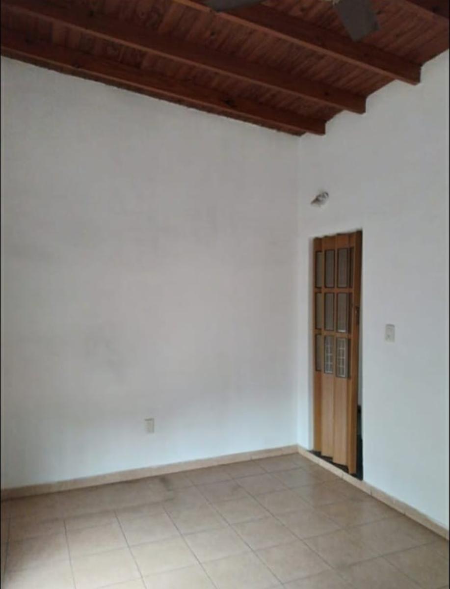 Casa de 3 ambientes + Depto. en planta alta, Villa Tesei — foto 13