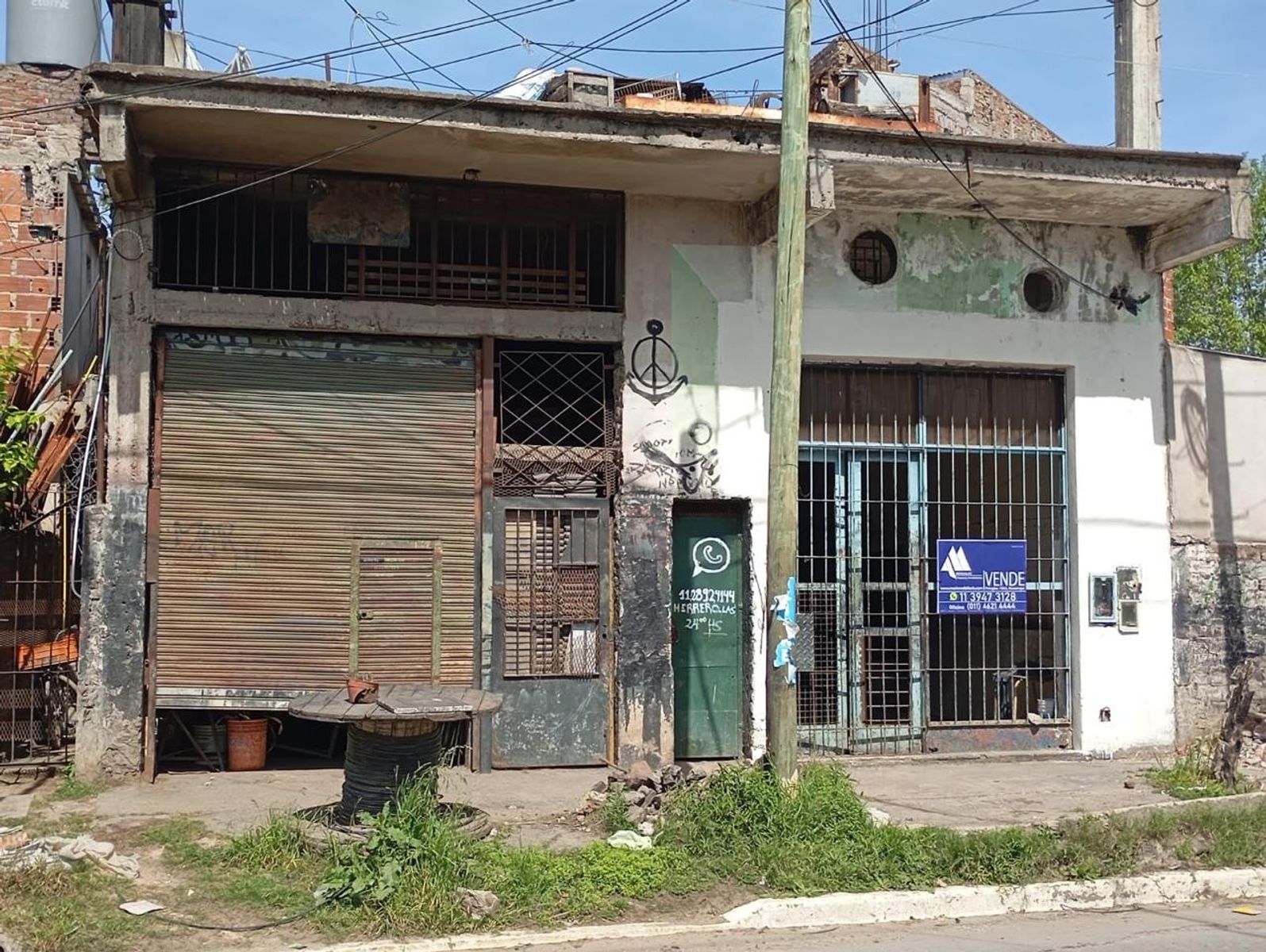 2 Locales, todo losa, en Merlo Norte