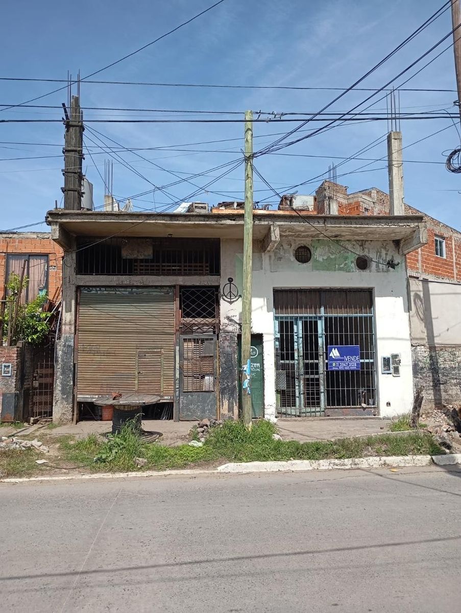 2 Locales, todo losa, en Merlo Norte — foto 3