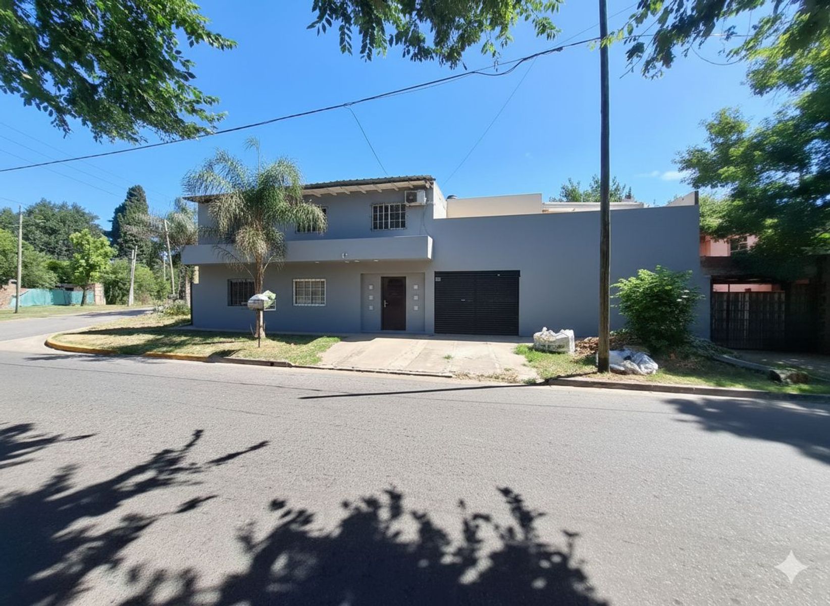Casa de 5 ambientes en Ituzaingó Norte