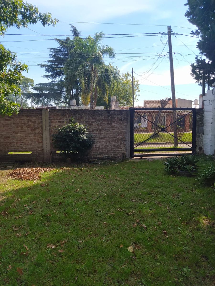 Amplia casa en Parque San Martín, Merlo - 2