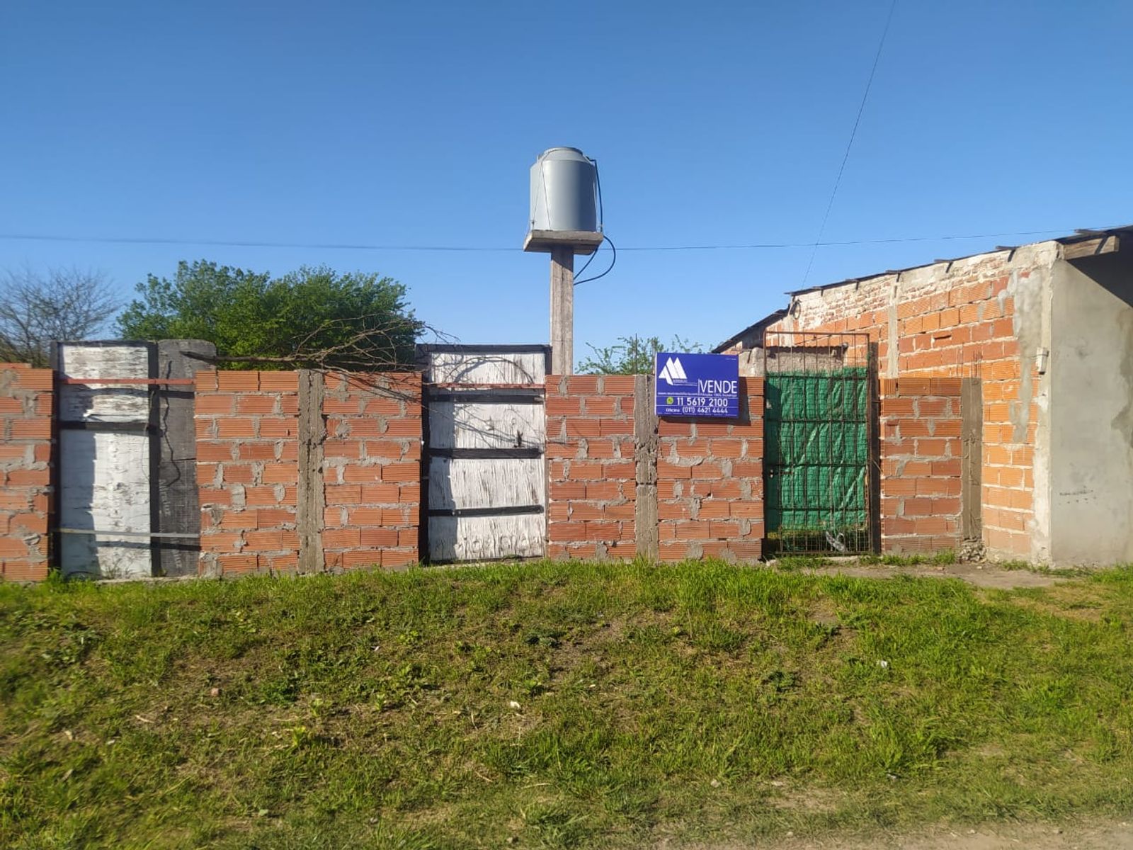 Casa a refaccionar de 3 ambientes, Mariano Acosta - 2