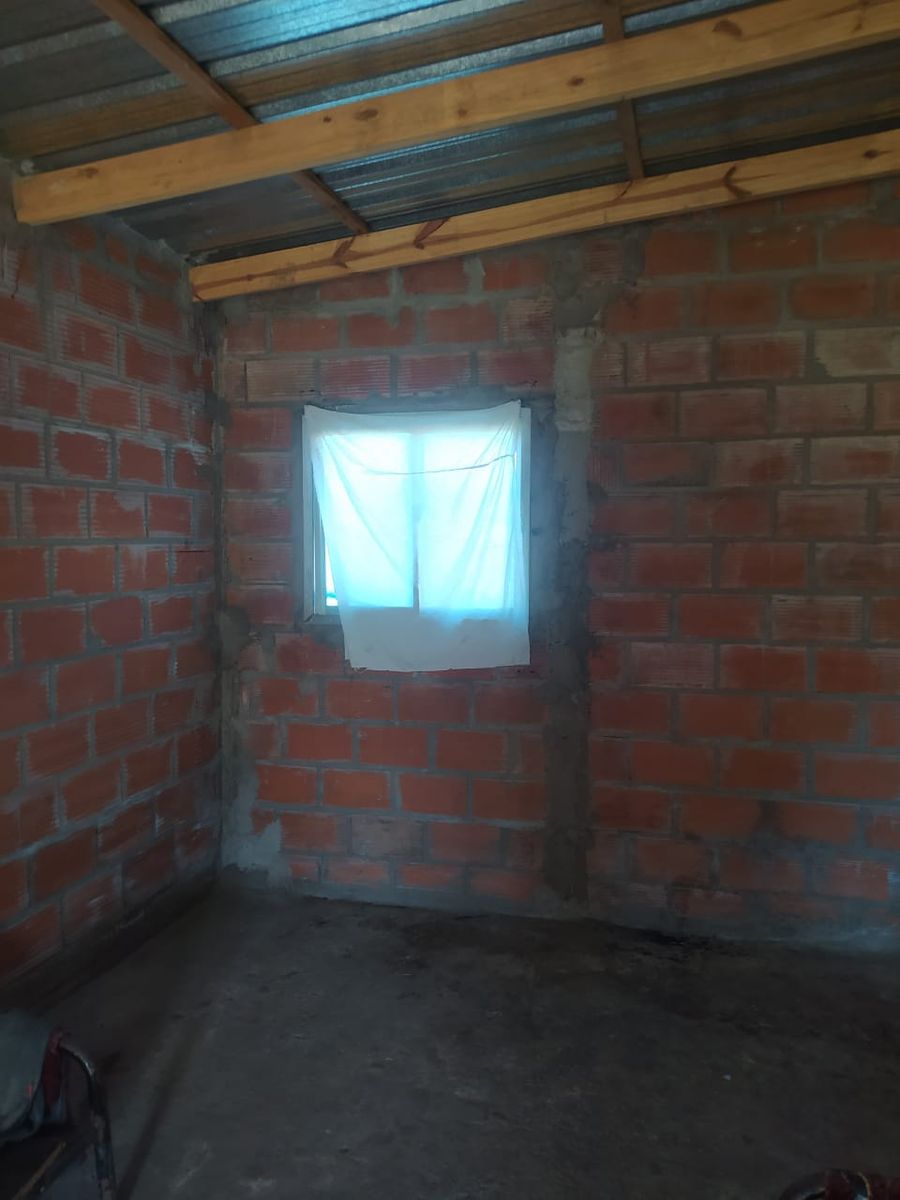 Casa a refaccionar de 3 ambientes, Mariano Acosta - 4