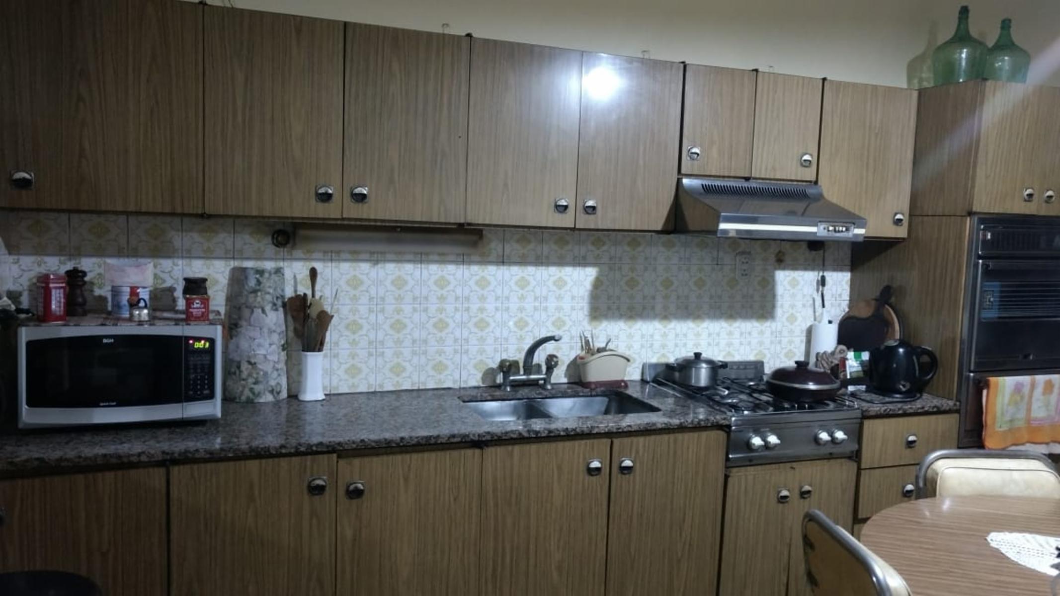 Excelente casa sobre lote propio en Moron, a metros de Av. Rivadavia — foto 5