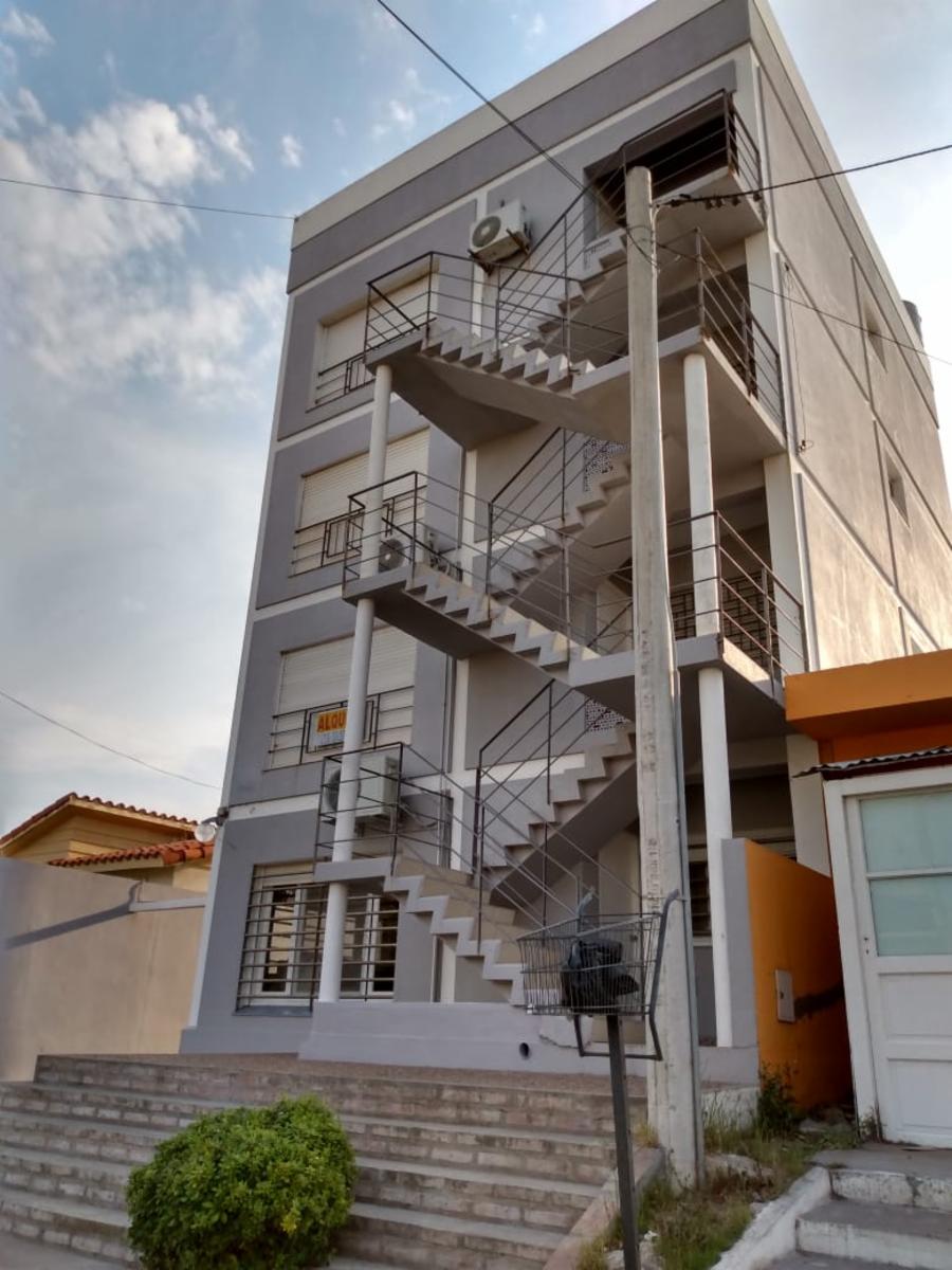 Departamento de 3 dormitorios a 200 metros del mar..