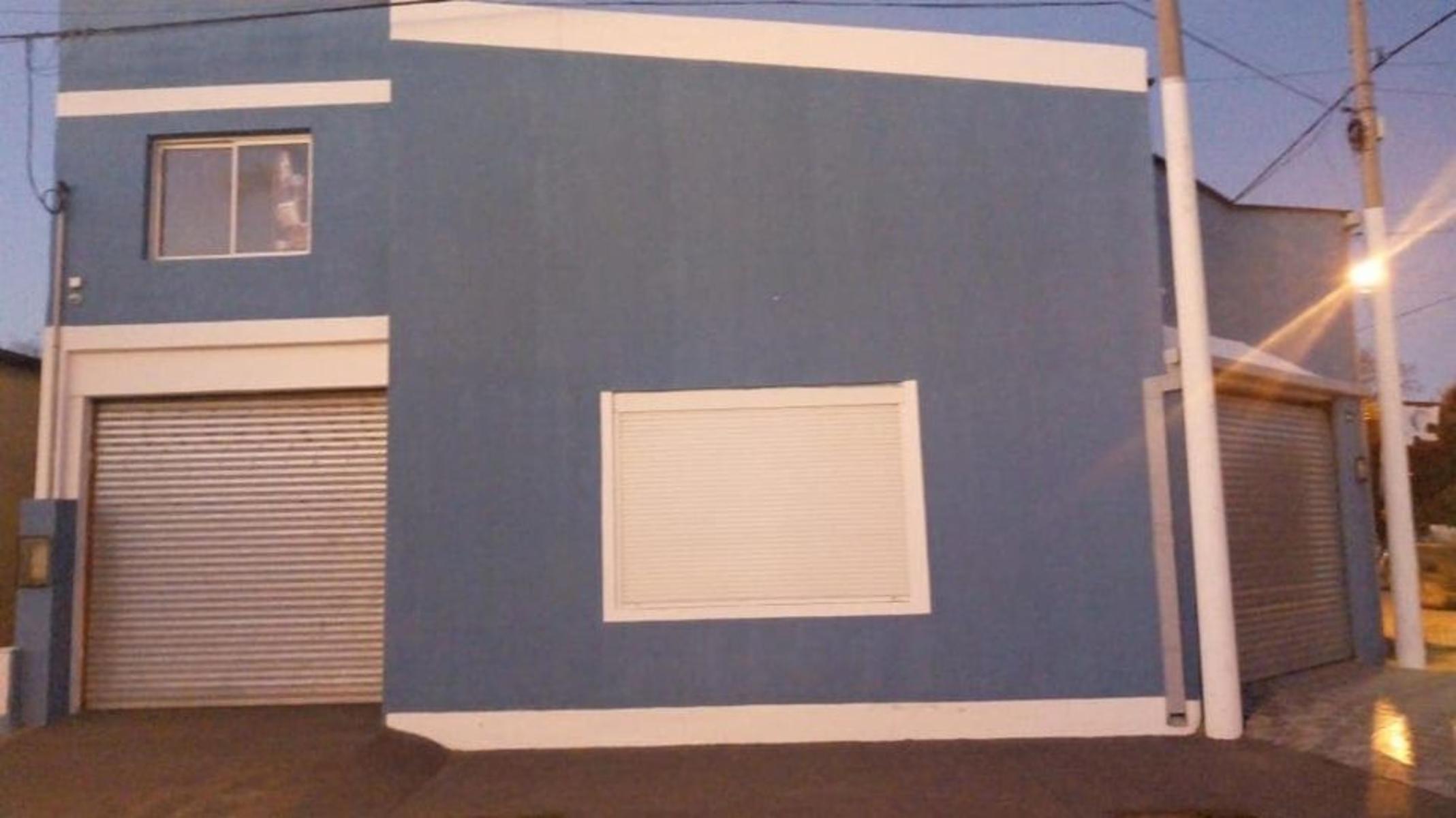 Gran Salón comercial en Coronel Dorrego - 3