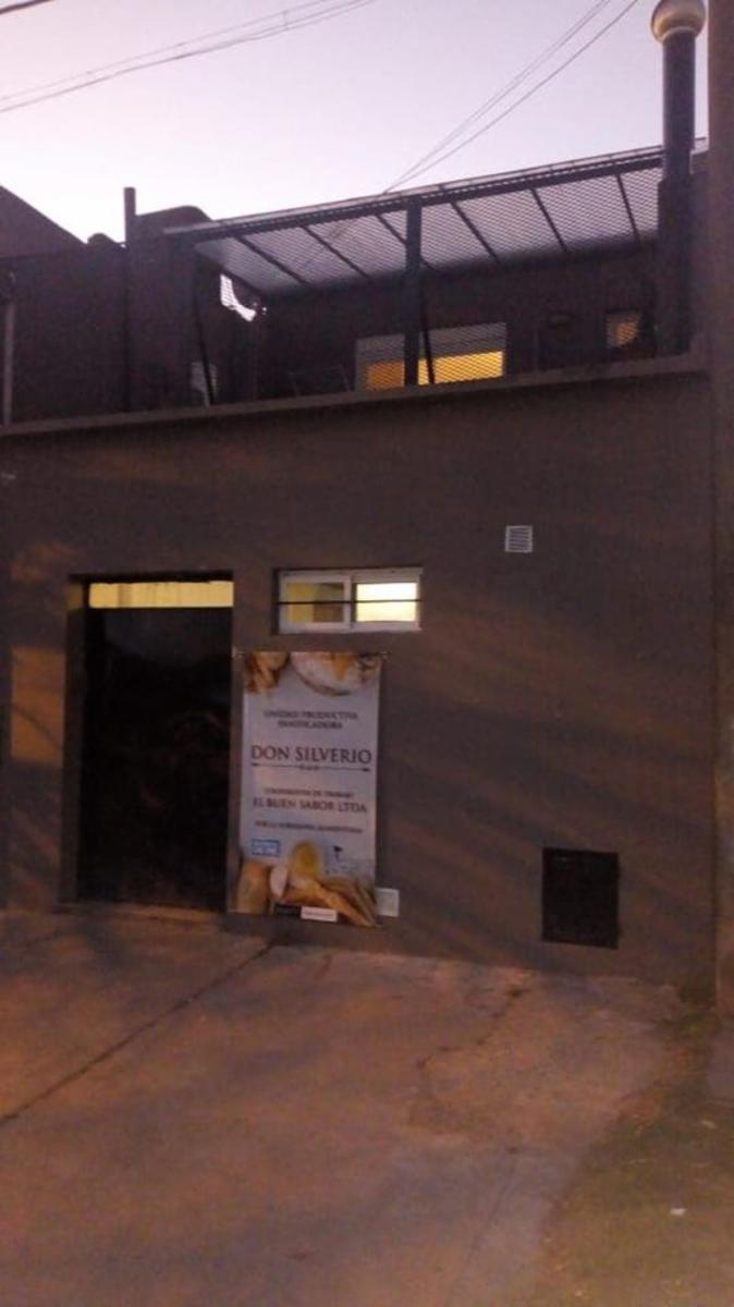 Gran Salón comercial en Coronel Dorrego - 5