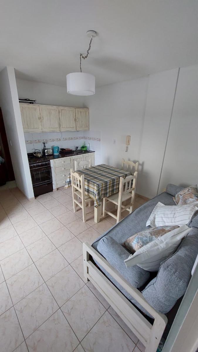 Hermoso departamento a 100 metros del mar, y una cuadra de peatonal Dufaur. - 6