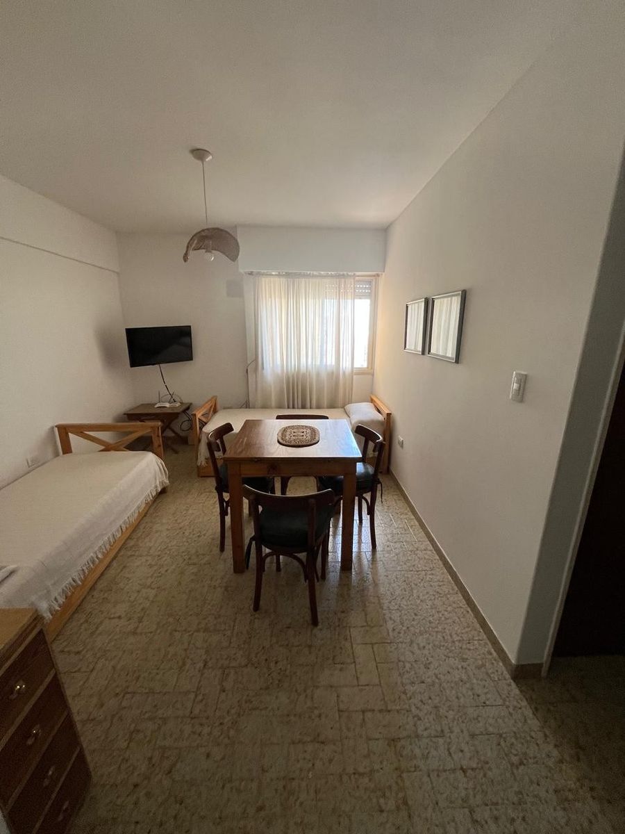 Departamento en pleno centro y a una cuadra del mar, para 6 personas. - 4