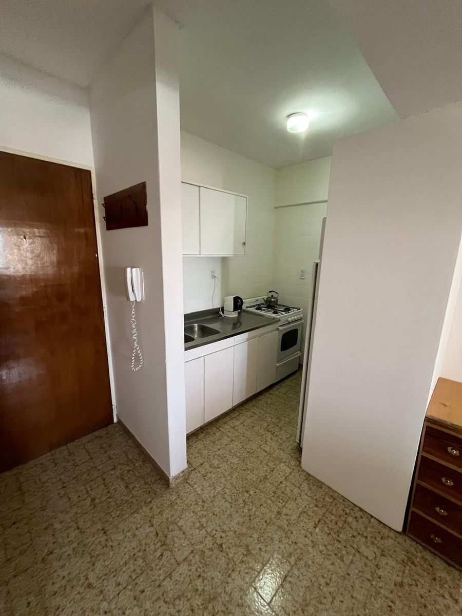 Departamento en pleno centro y a una cuadra del mar, para 6 personas. - 5