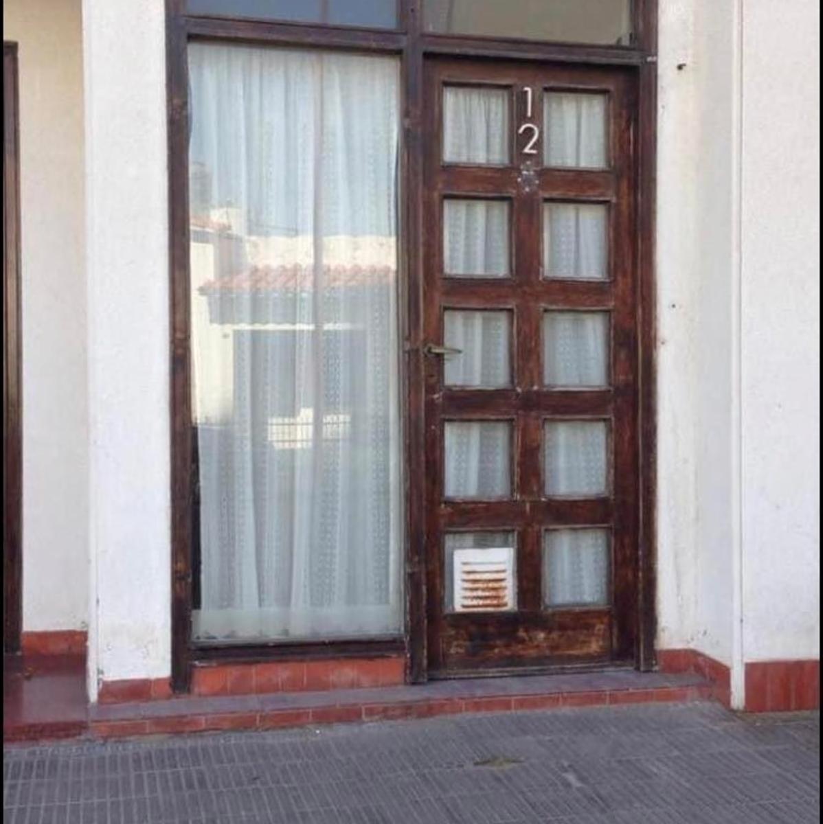 Local céntrico mas departamento - 2