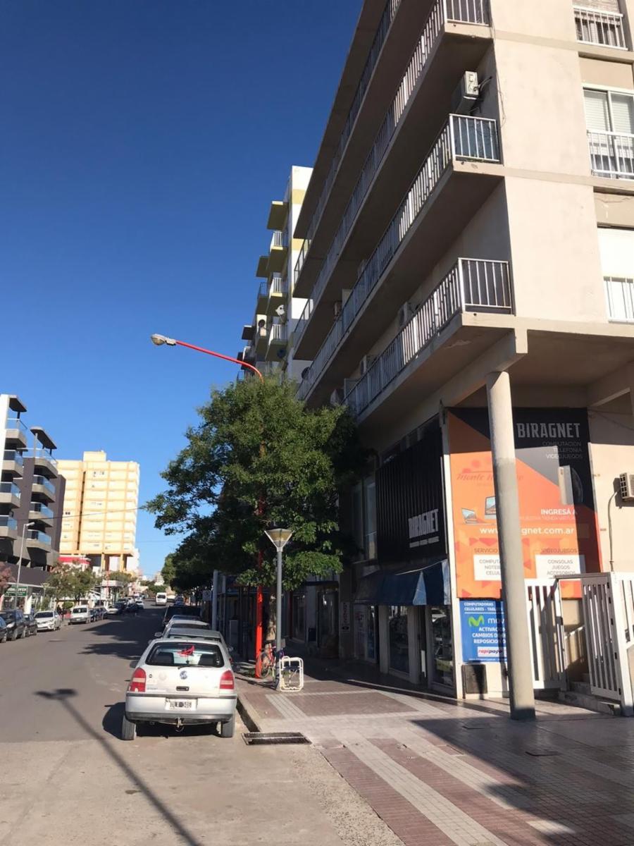 Departamento en pleno centro con cochera