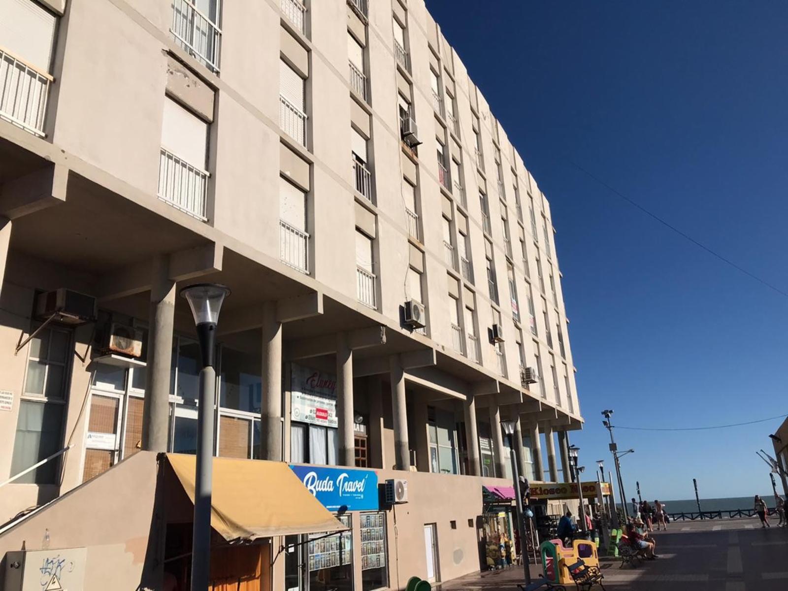 Departamento en pleno centro con cochera — foto 11