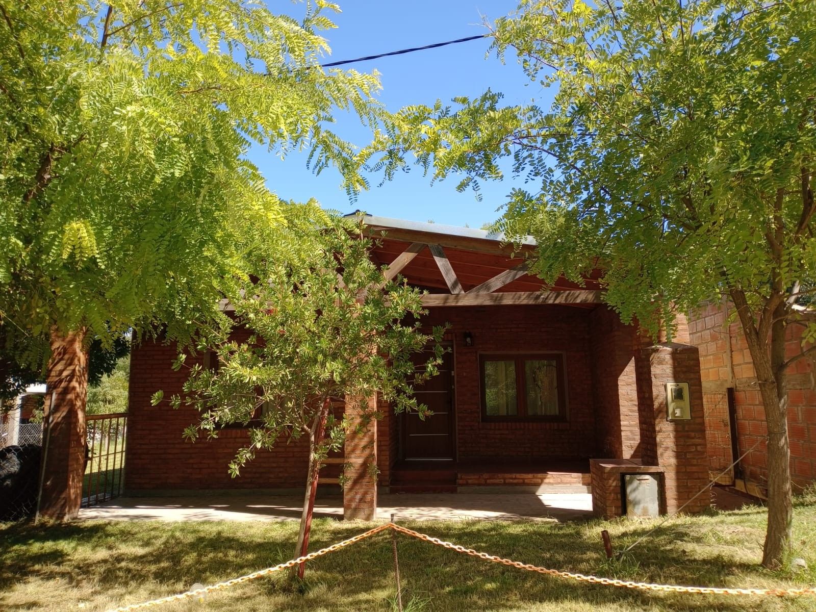 Casa con amplio terreno.