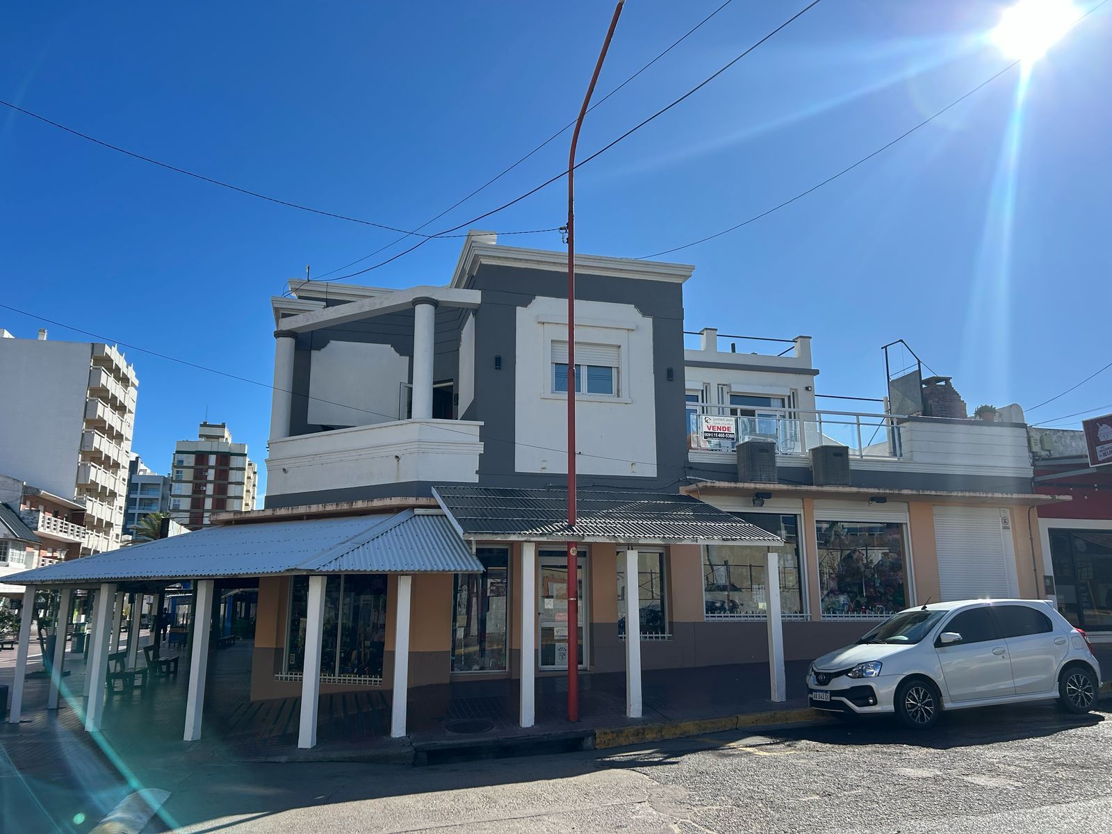 Casa en planta alta en plena peatonal y a una cuadra del mar — foto 2
