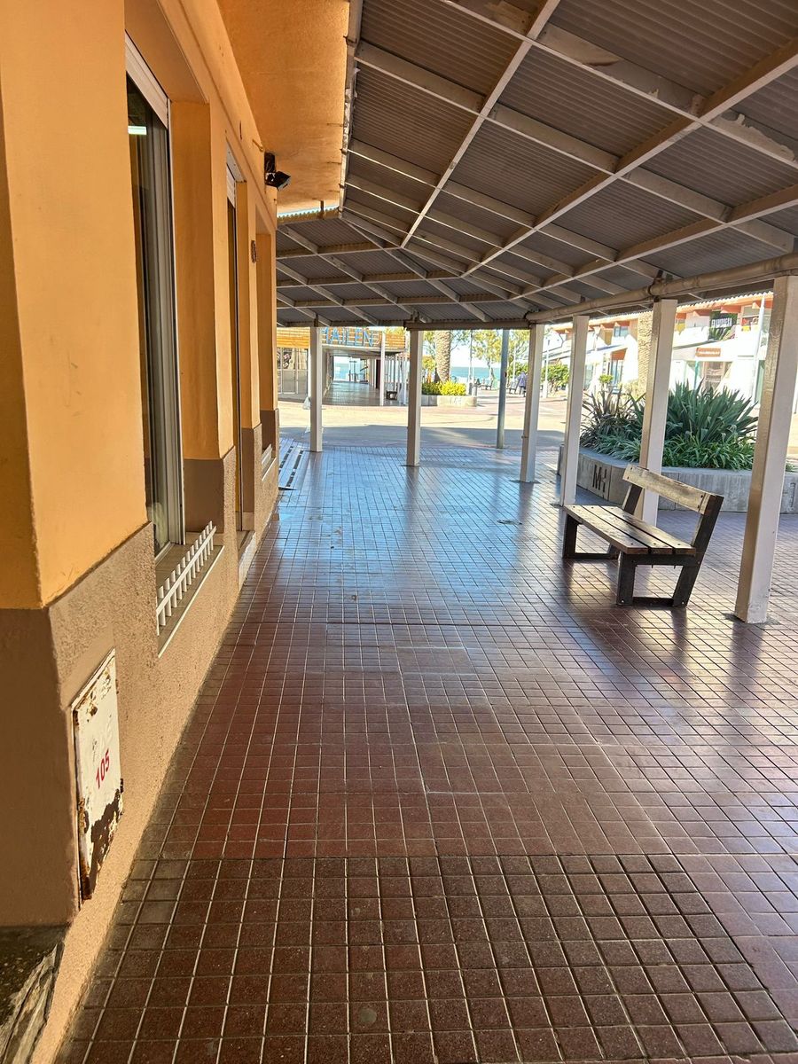 Casa en planta alta en plena peatonal y a una cuadra del mar — foto 4