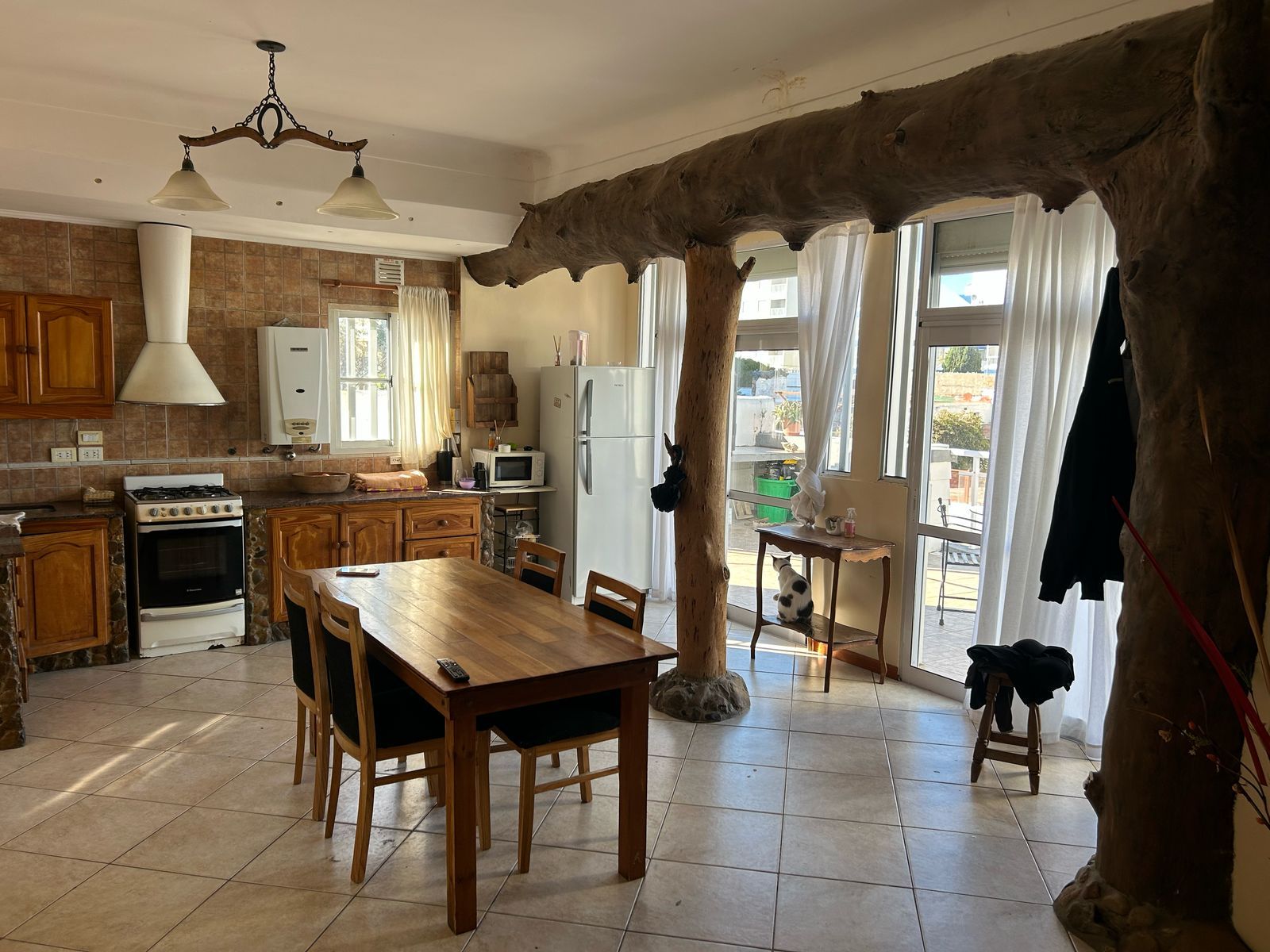 Casa en planta alta en plena peatonal y a una cuadra del mar — foto 10